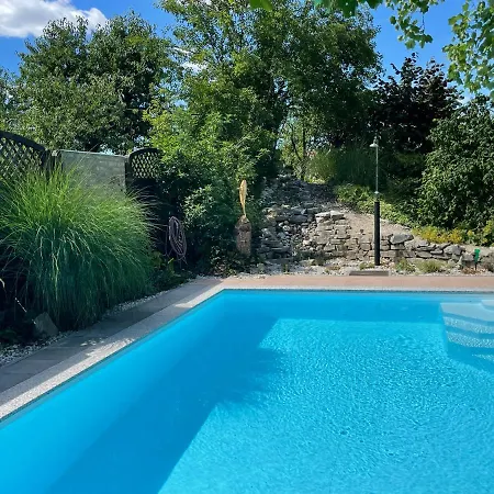 Schoene Mit Pool Und Sauna Zum Wohlfuehlen * Oberhausen (near Neuburg)