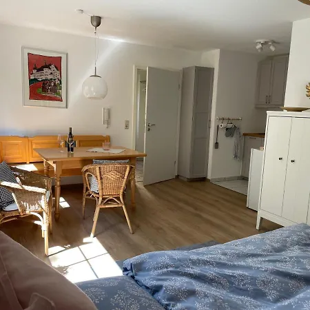 Schoene Mit Pool Und Sauna Zum Wohlfuehlen *