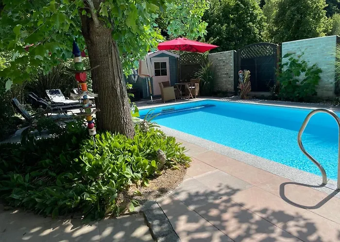 Schoene Mit Pool Und Sauna Zum Wohlfuehlen Apartament Oberhausen (near Neuburg)