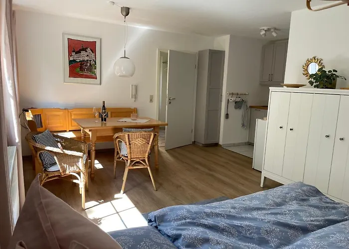 Schoene Mit Pool Und Sauna Zum Wohlfuehlen *